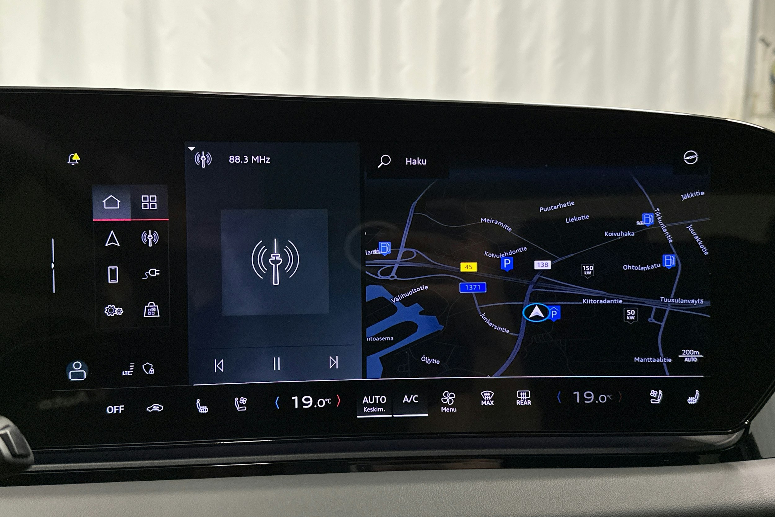 valkoinen Audi A6 e-tron 2025 kuva 27.