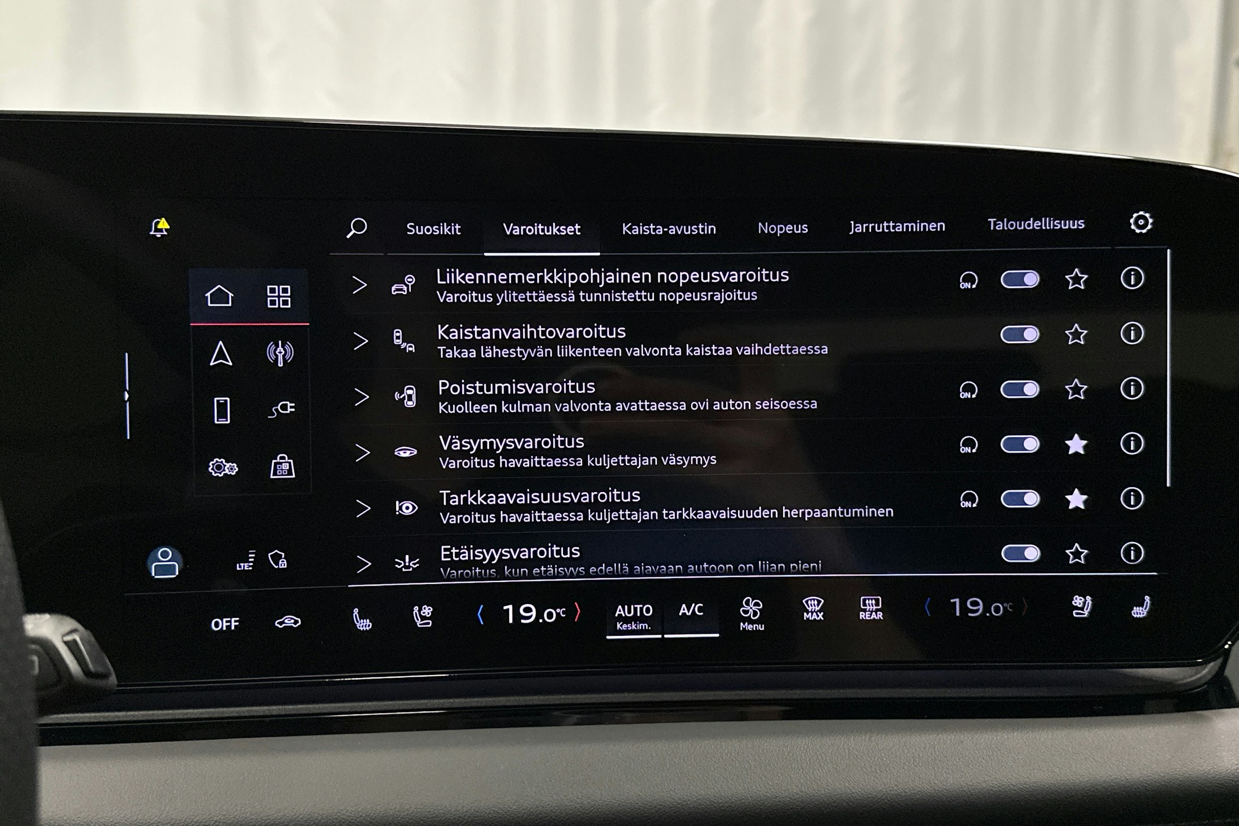 valkoinen Audi A6 e-tron 2025 kuva 29.