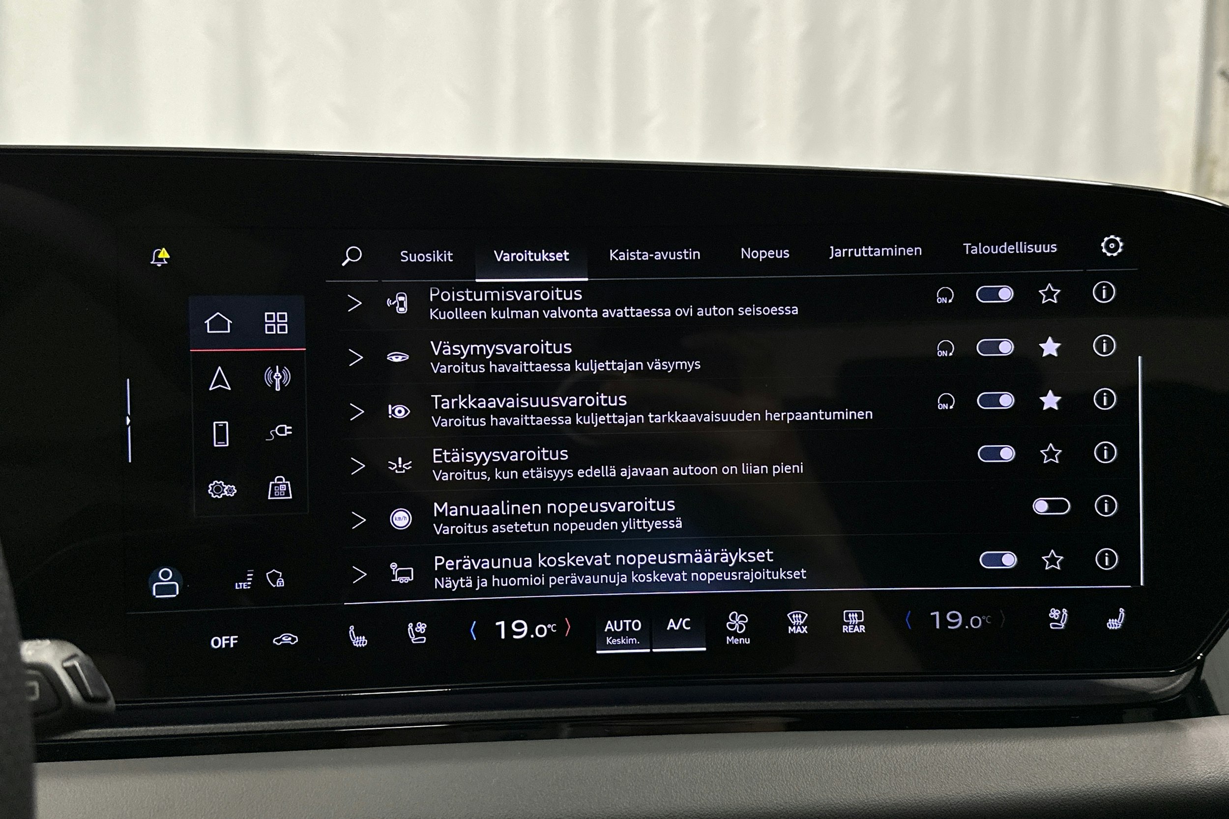 valkoinen Audi A6 e-tron 2025 kuva 30.