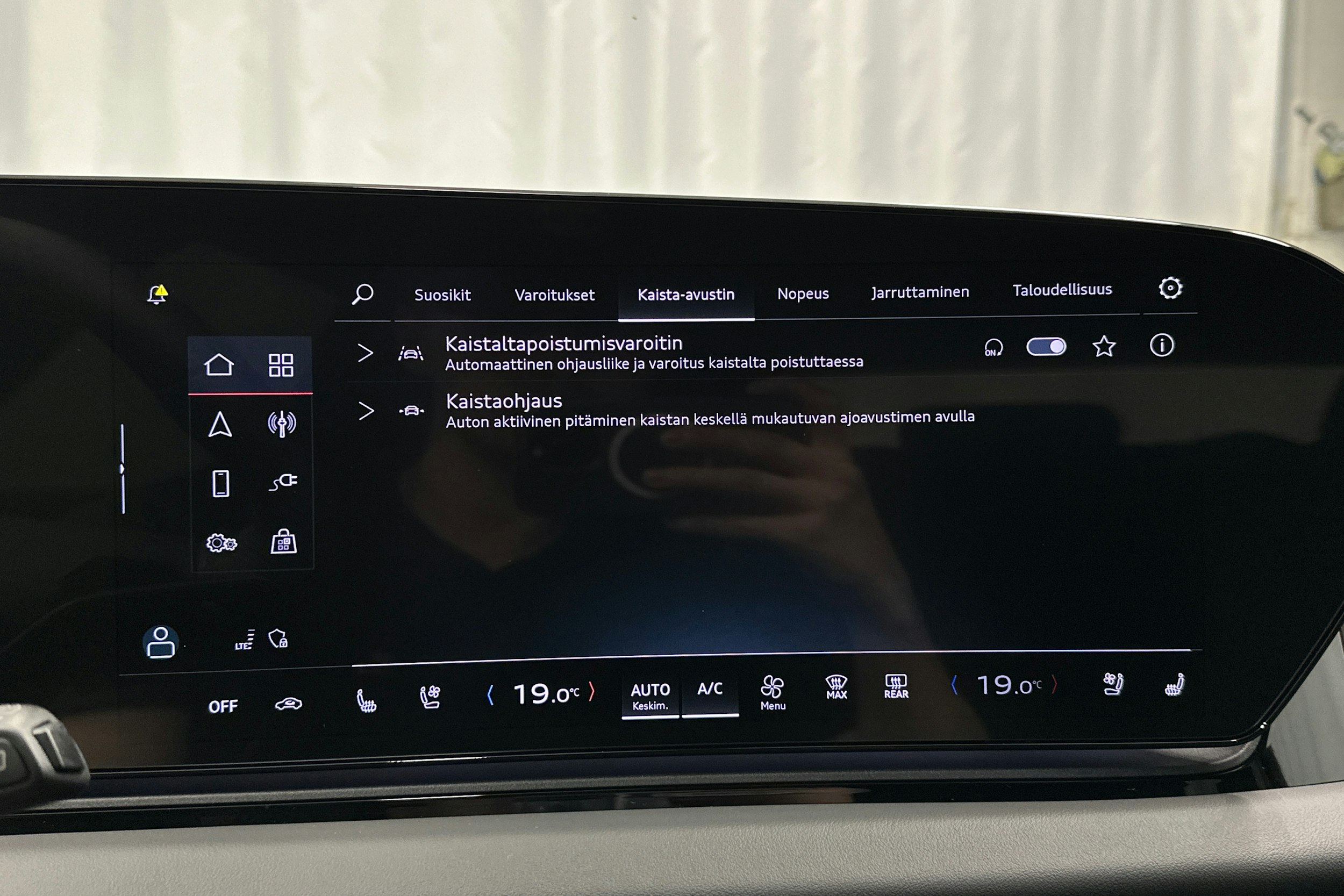 valkoinen Audi A6 e-tron 2025 kuva 31.