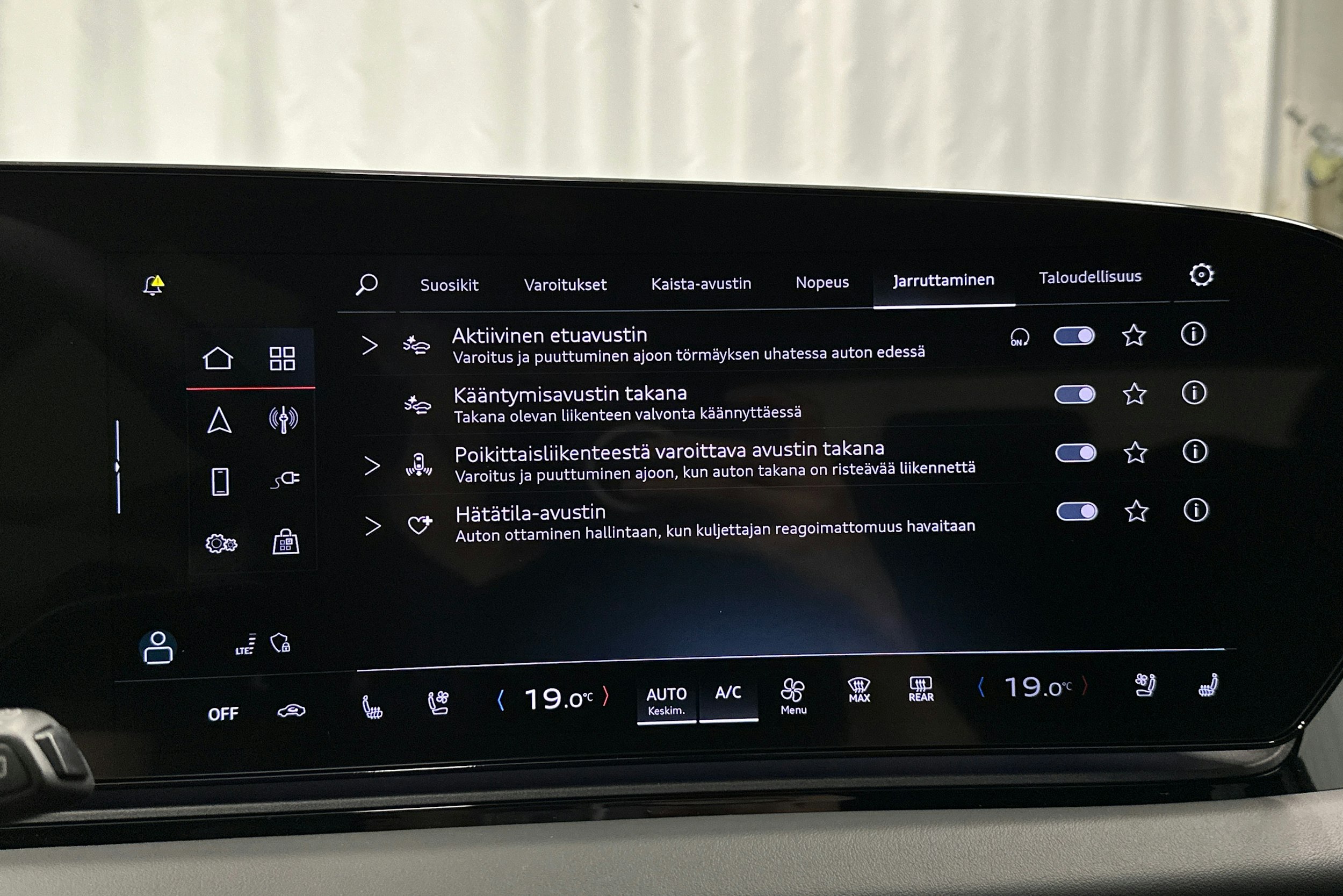 valkoinen Audi A6 e-tron 2025 kuva 33.