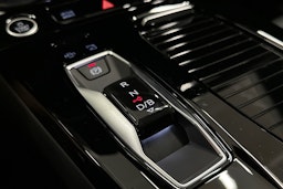 valkoinen Audi A6 e-tron 2025 kuva 37.