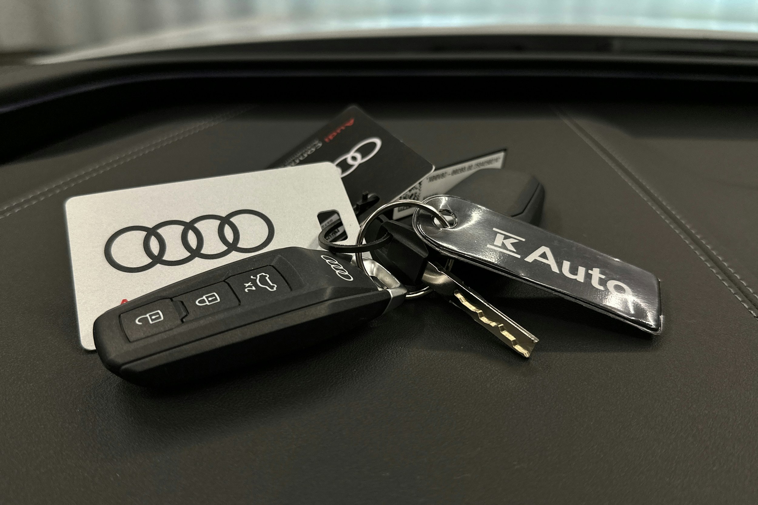 valkoinen Audi A6 e-tron 2025 kuva 38.