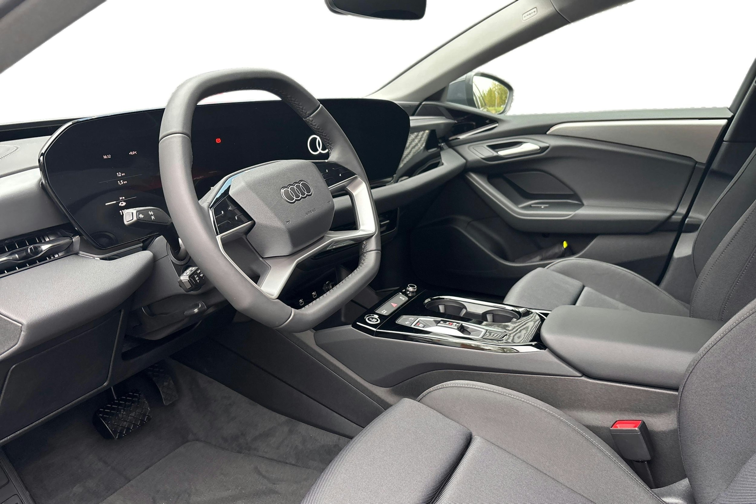 harmaa Audi A6 e-tron 2025 kuva 6.
