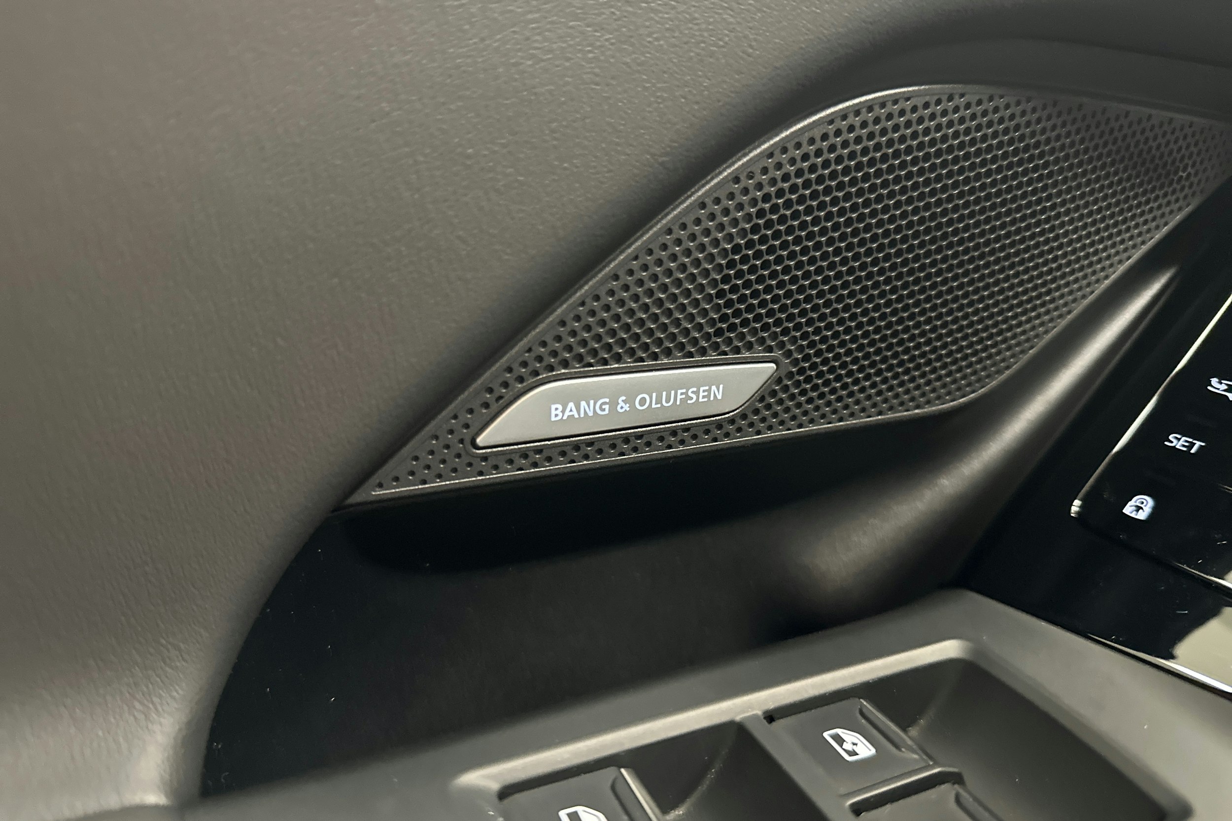 beige Audi A6 e-tron 2025 kuva 29.