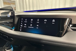 beige Audi A6 e-tron 2025 kuva 35.