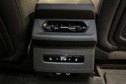 beige Audi A6 e-tron 2025 kuva 36.