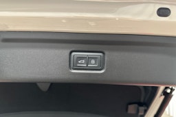 beige Audi A6 e-tron 2025 kuva 38.