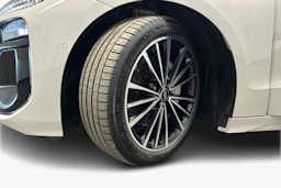 beige Audi A6 e-tron 2025 kuva 9.