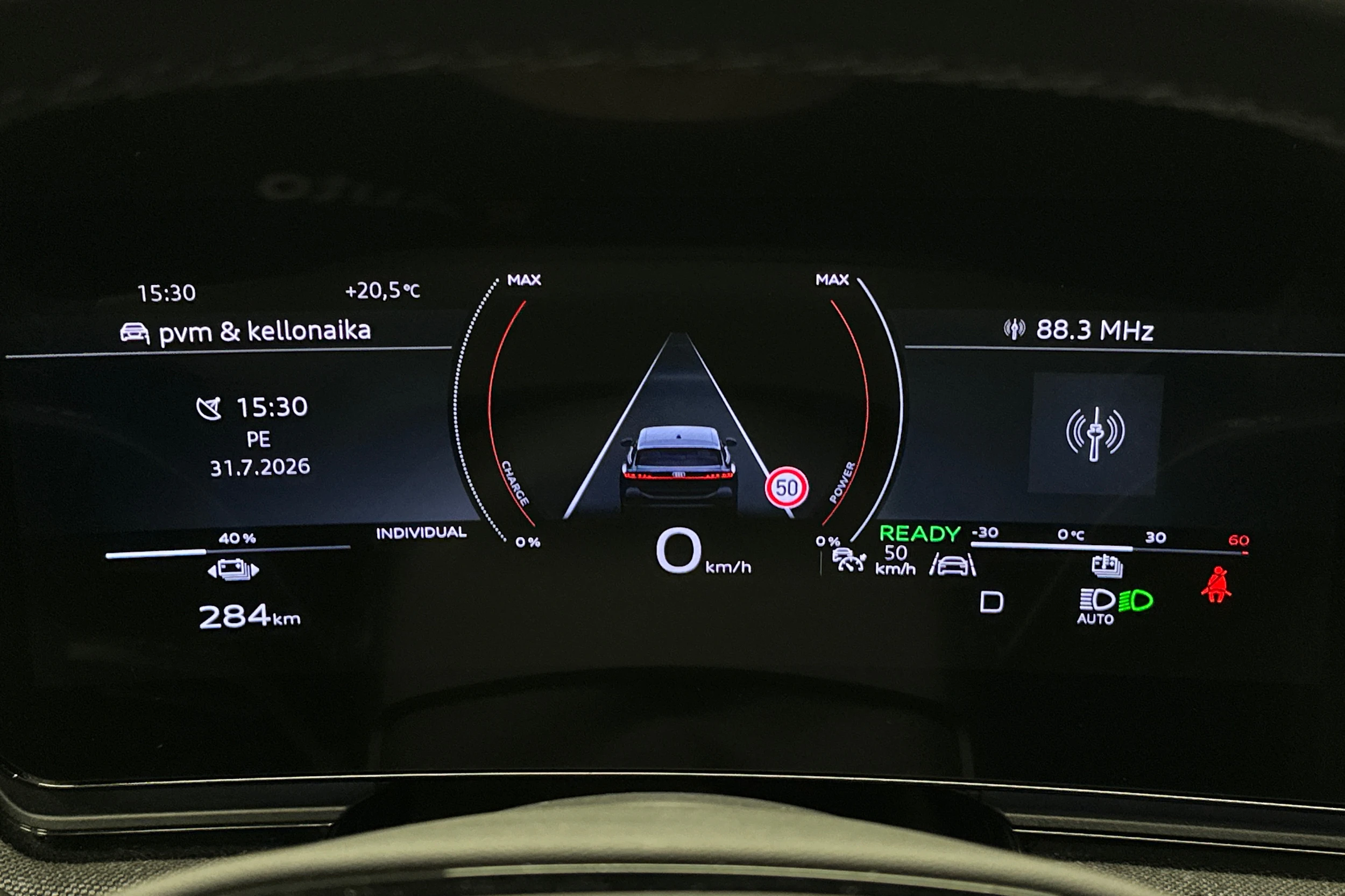beige Audi A6 e-tron 2025 kuva 13.