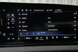 beige Audi A6 e-tron 2025 kuva 20.