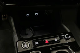 beige Audi A6 e-tron 2025 kuva 34.
