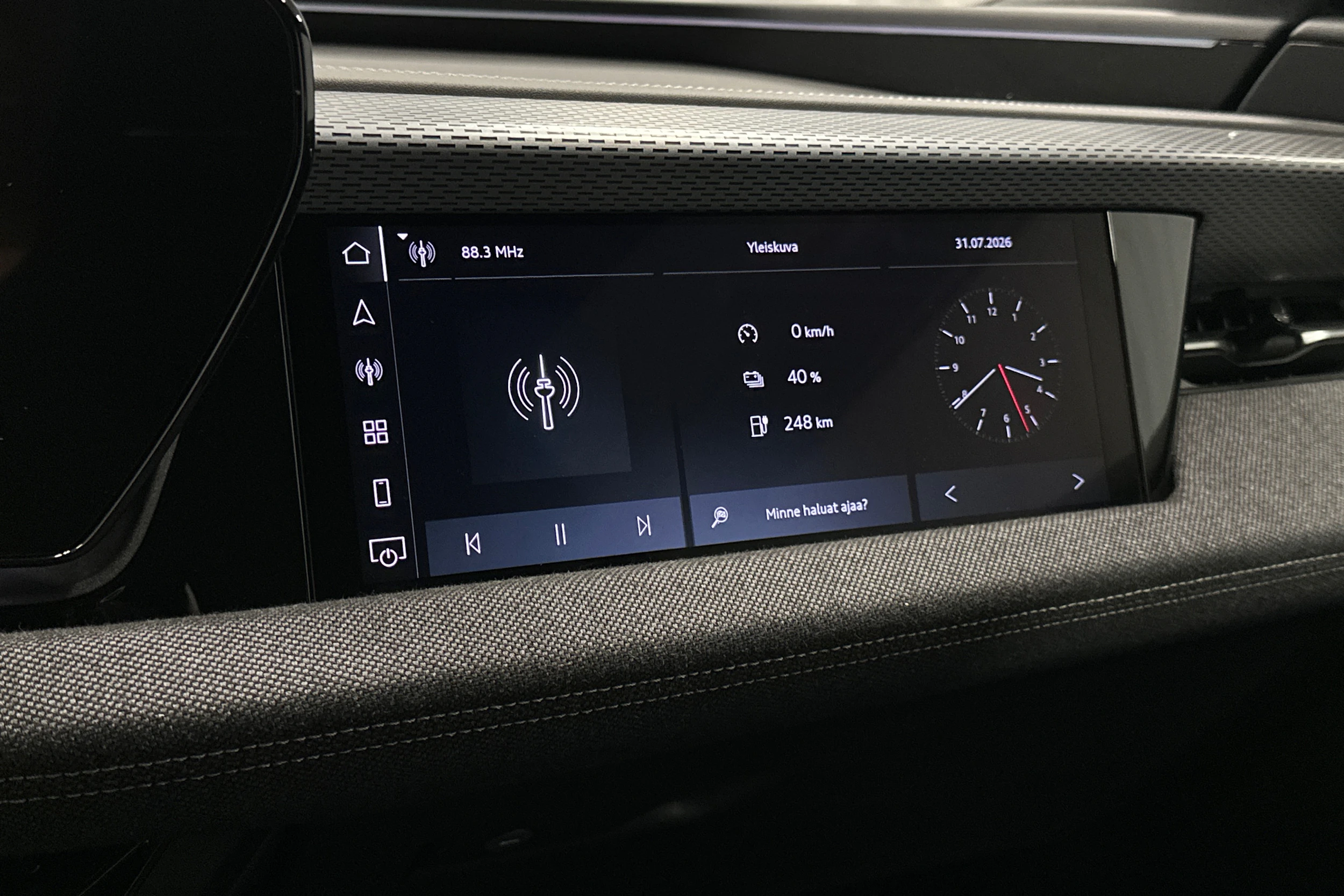 beige Audi A6 e-tron 2025 kuva 36.