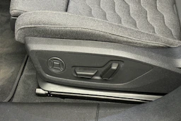 beige Audi A6 e-tron 2025 kuva 37.