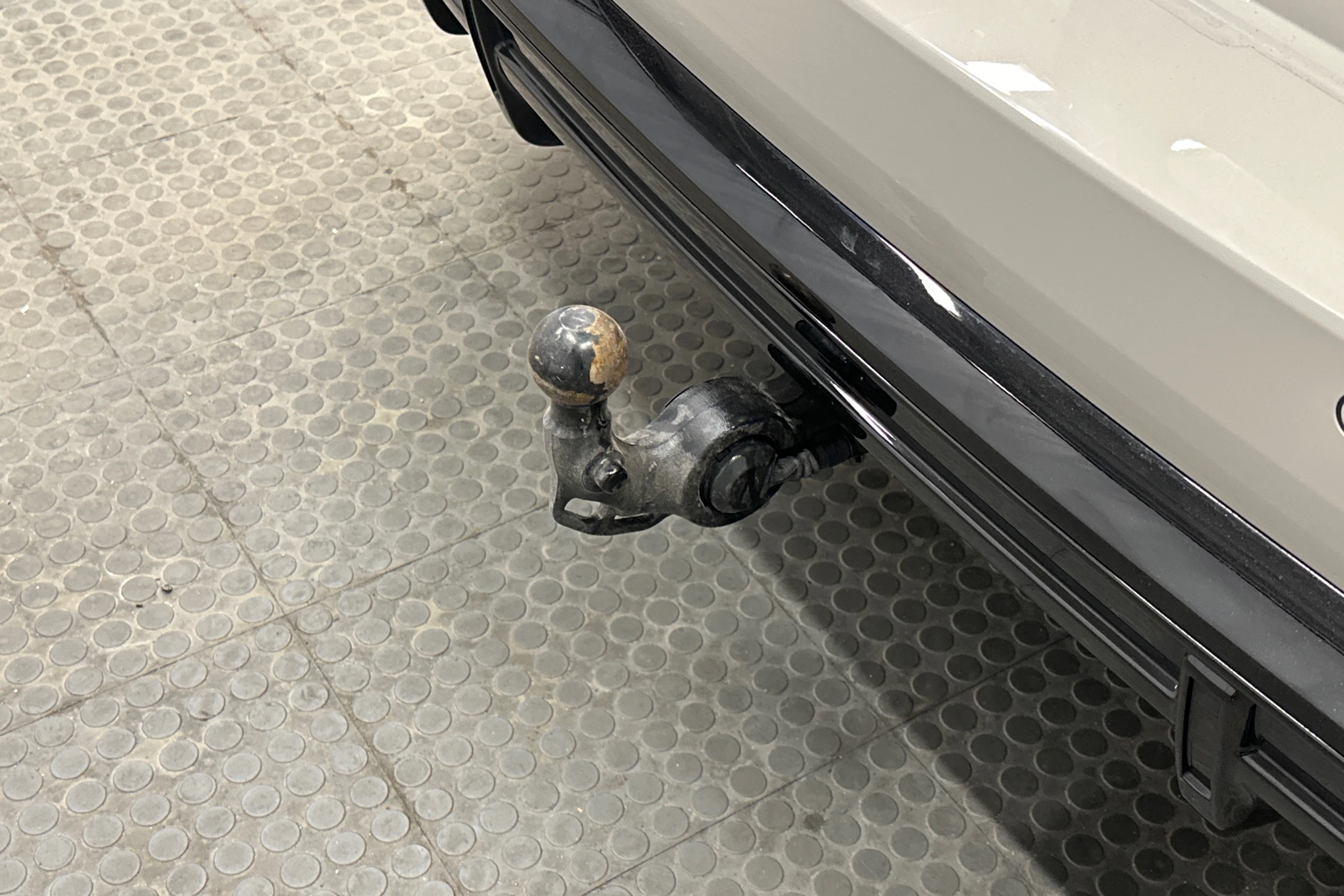 beige Audi A6 e-tron 2025 kuva 40.