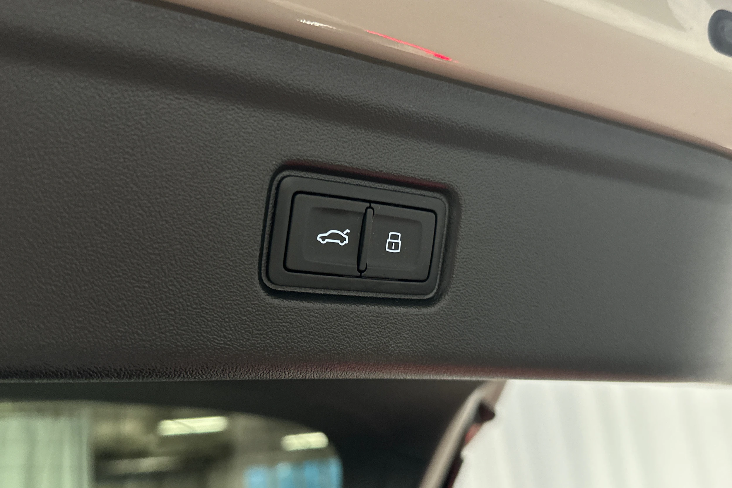 beige Audi A6 e-tron 2025 kuva 12.