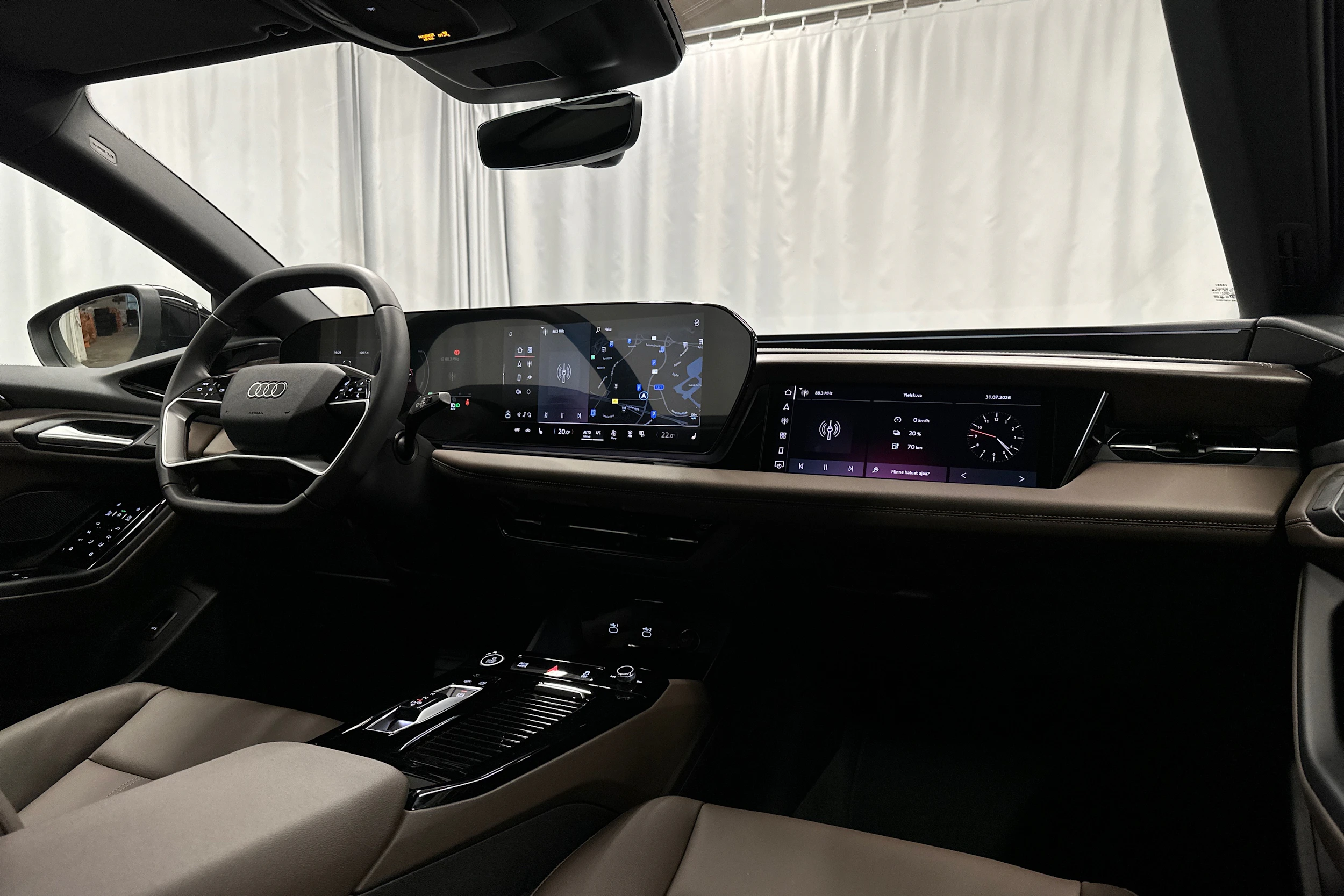 beige Audi A6 e-tron 2025 kuva 19.