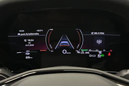 beige Audi A6 e-tron 2025 kuva 24.