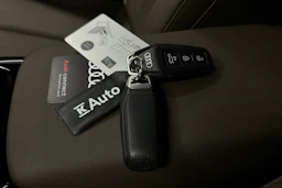 beige Audi A6 e-tron 2025 kuva 37.