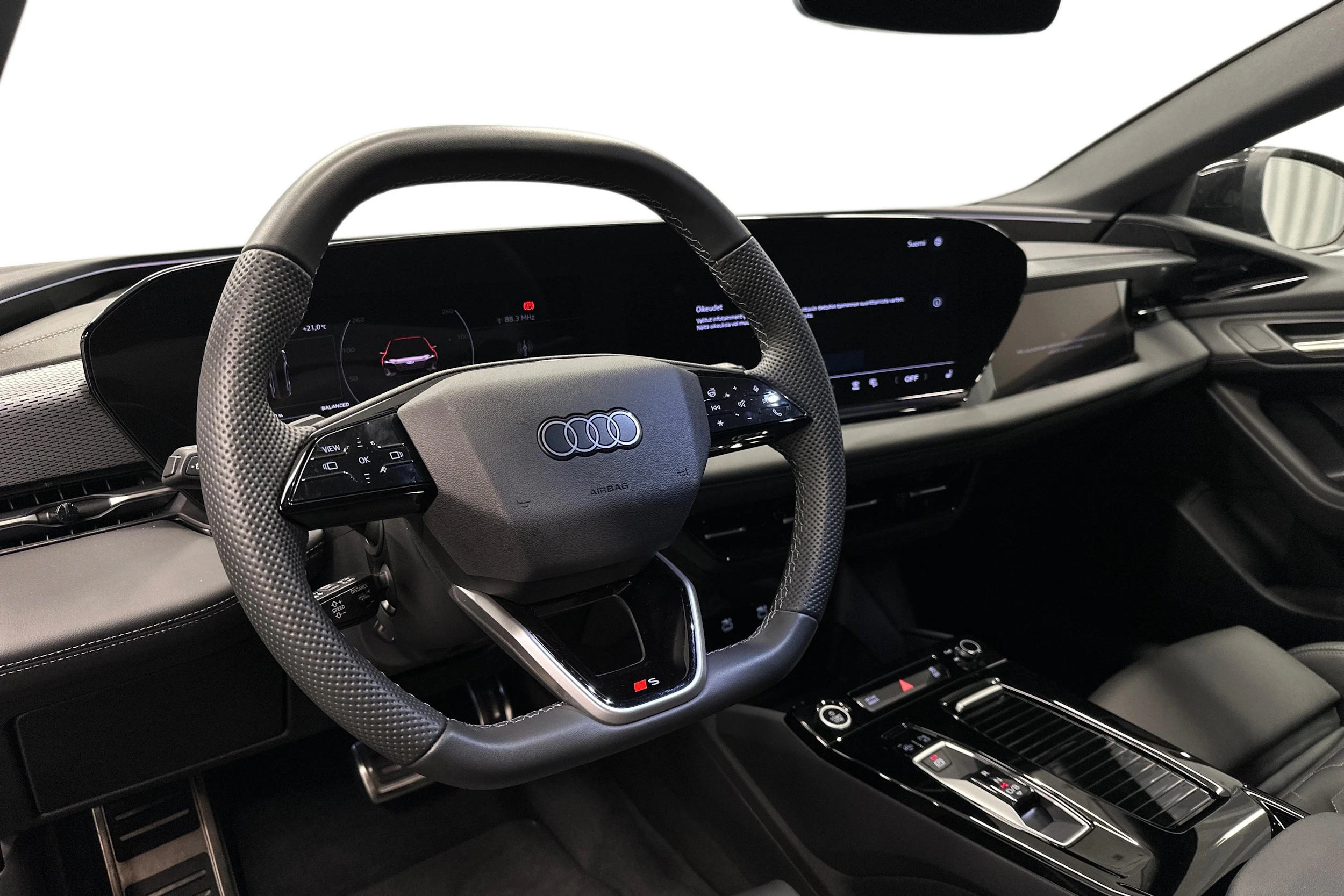 musta Audi A6 e-tron 2025 kuva 6.