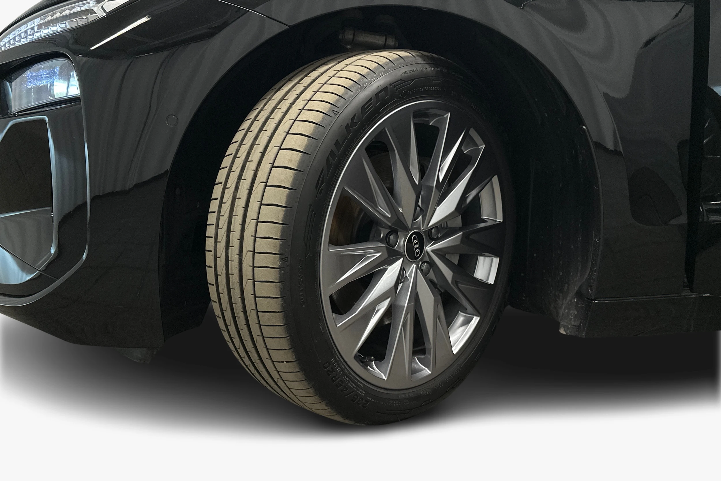 musta Audi A6 e-tron 2025 kuva 9.