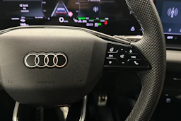 musta Audi A6 e-tron 2025 kuva 12.
