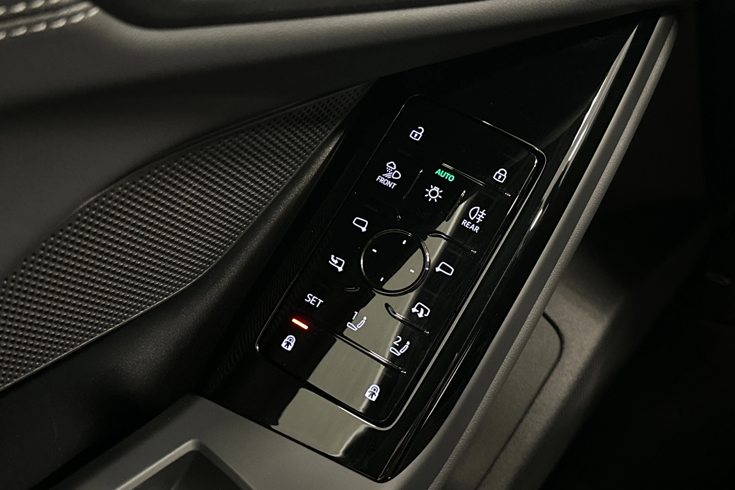 musta Audi A6 e-tron 2025 kuva 14.