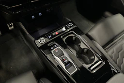 musta Audi A6 e-tron 2025 kuva 33.