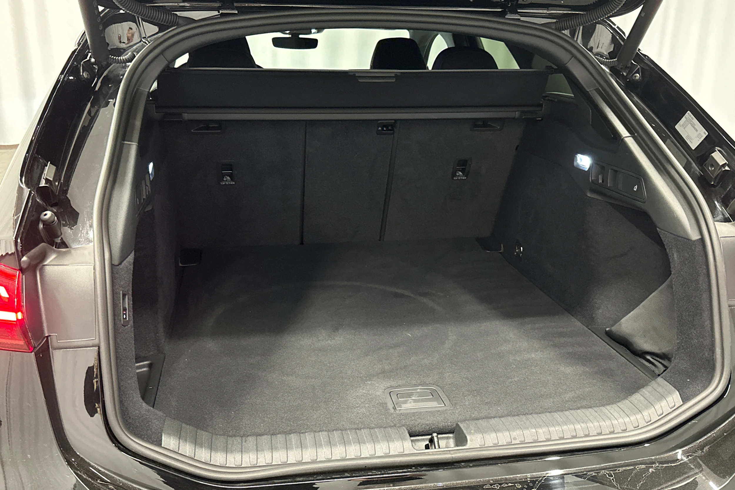 musta Audi A6 e-tron 2025 kuva 36.