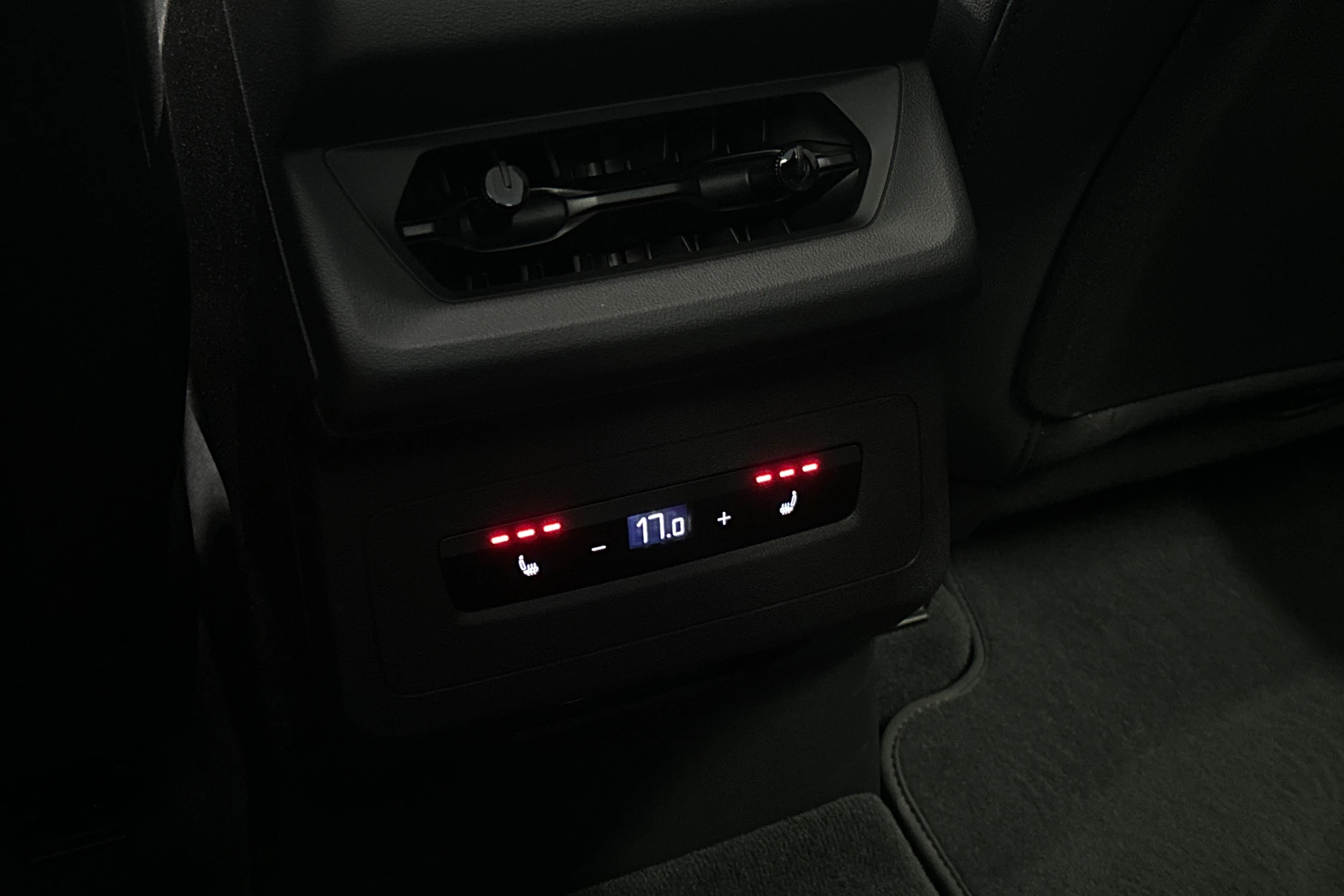 harmaa Audi A6 e-tron 2025 kuva 14.