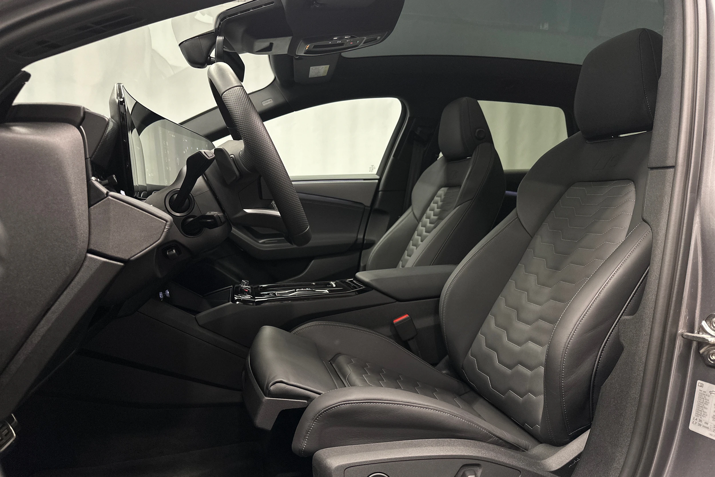 harmaa Audi A6 e-tron 2025 kuva 15.