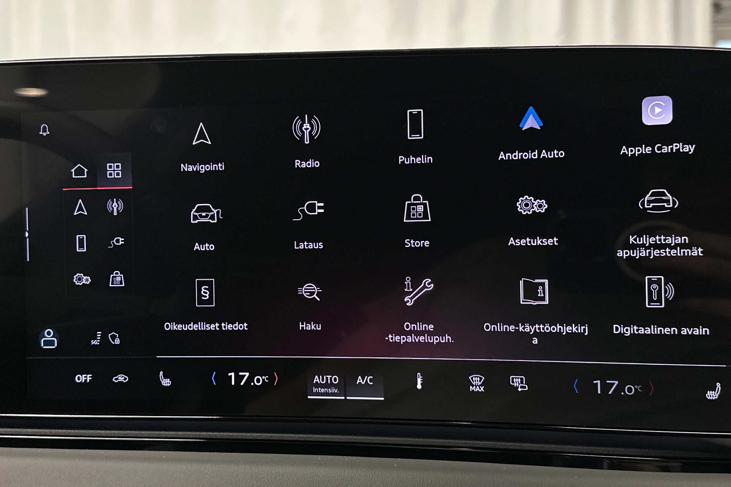 harmaa Audi A6 e-tron 2025 kuva 23.