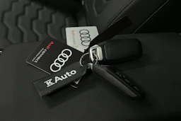 harmaa Audi A6 e-tron 2025 kuva 35.
