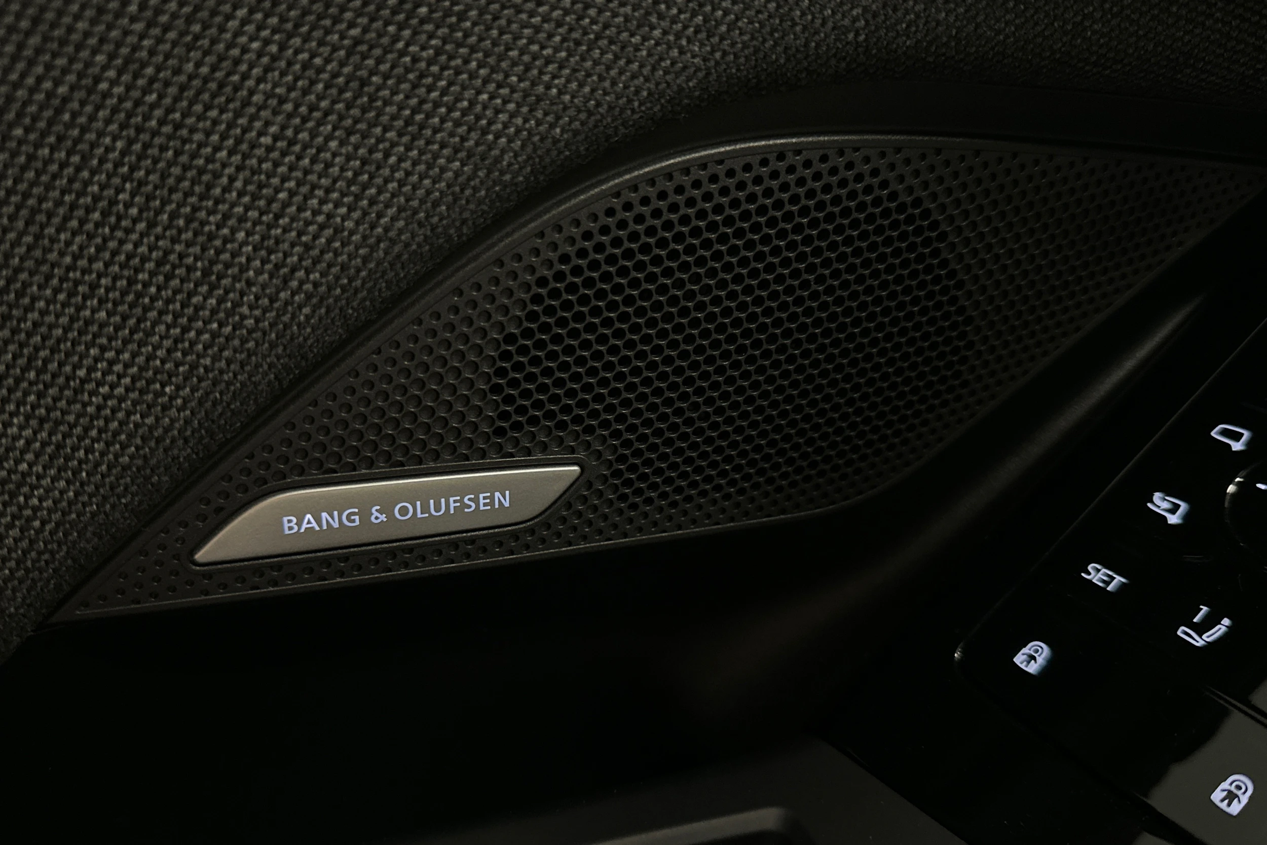 harmaa Audi A6 e-tron 2025 kuva 15.