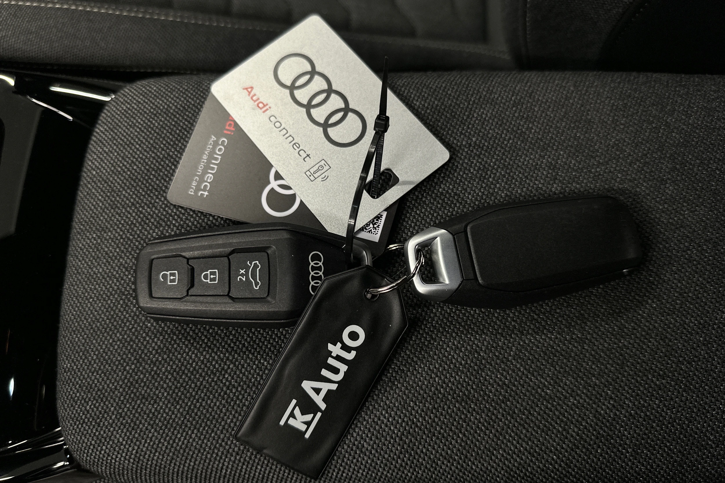harmaa Audi A6 e-tron 2025 kuva 44.