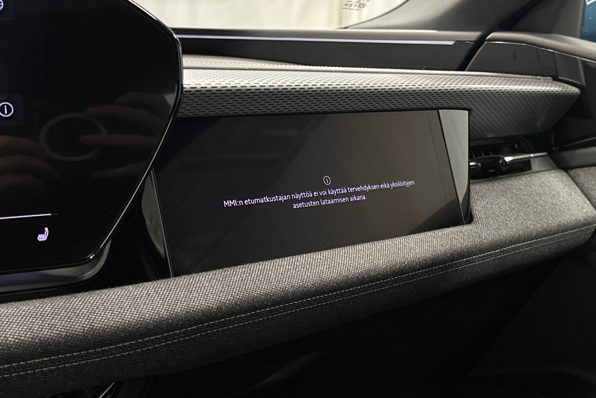 sininen Audi A6 e-tron 2025 kuva 35.