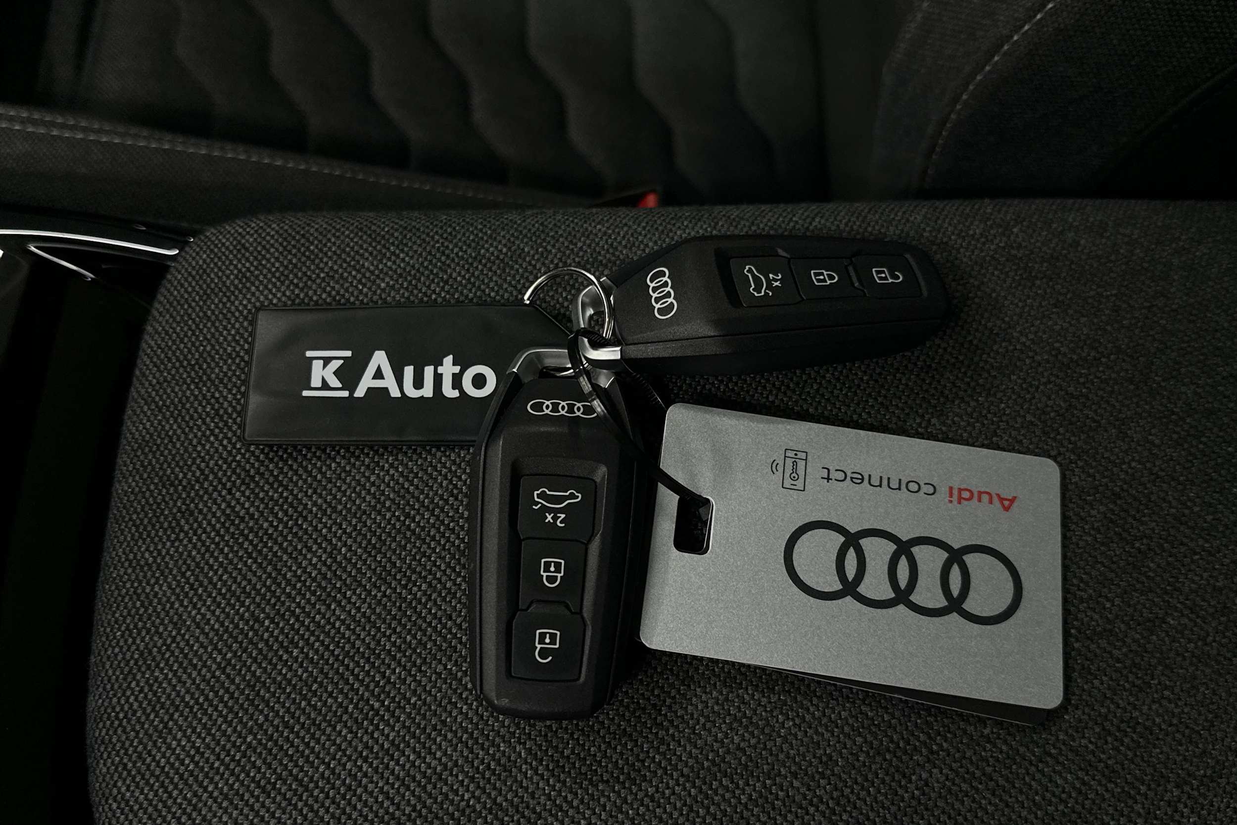 sininen Audi A6 e-tron 2025 kuva 43.