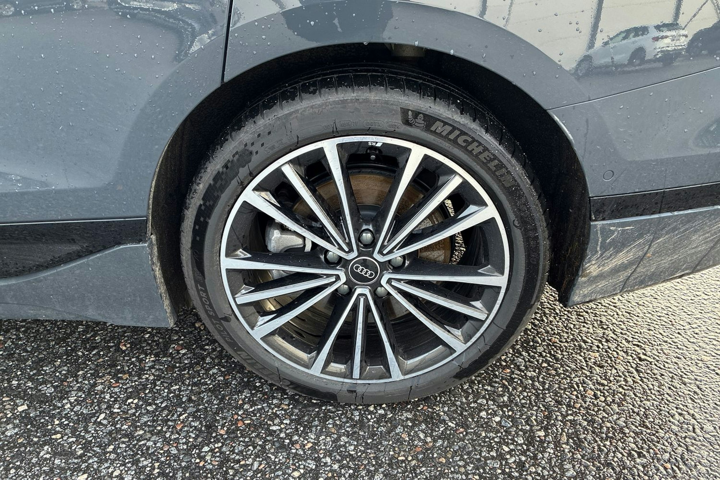 harmaa Audi A6 e-tron 2025 kuva 10.