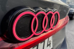 harmaa Audi A6 e-tron 2025 kuva 11.