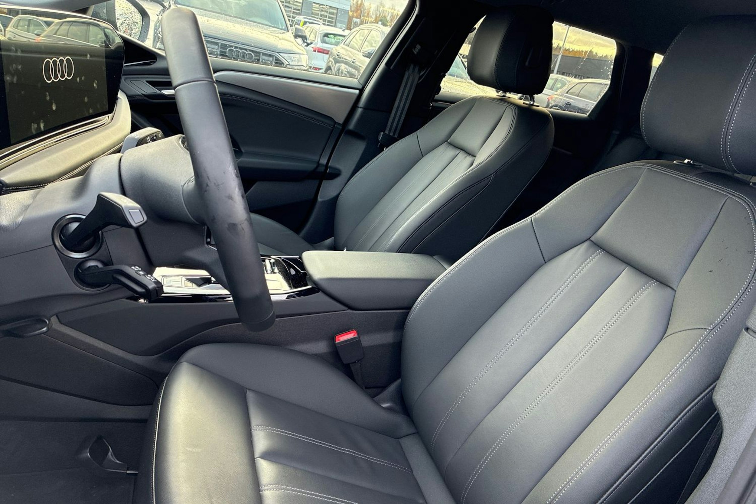 harmaa Audi A6 e-tron 2025 kuva 14.