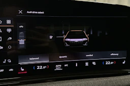beige Audi A6 e-tron 2025 kuva 32.