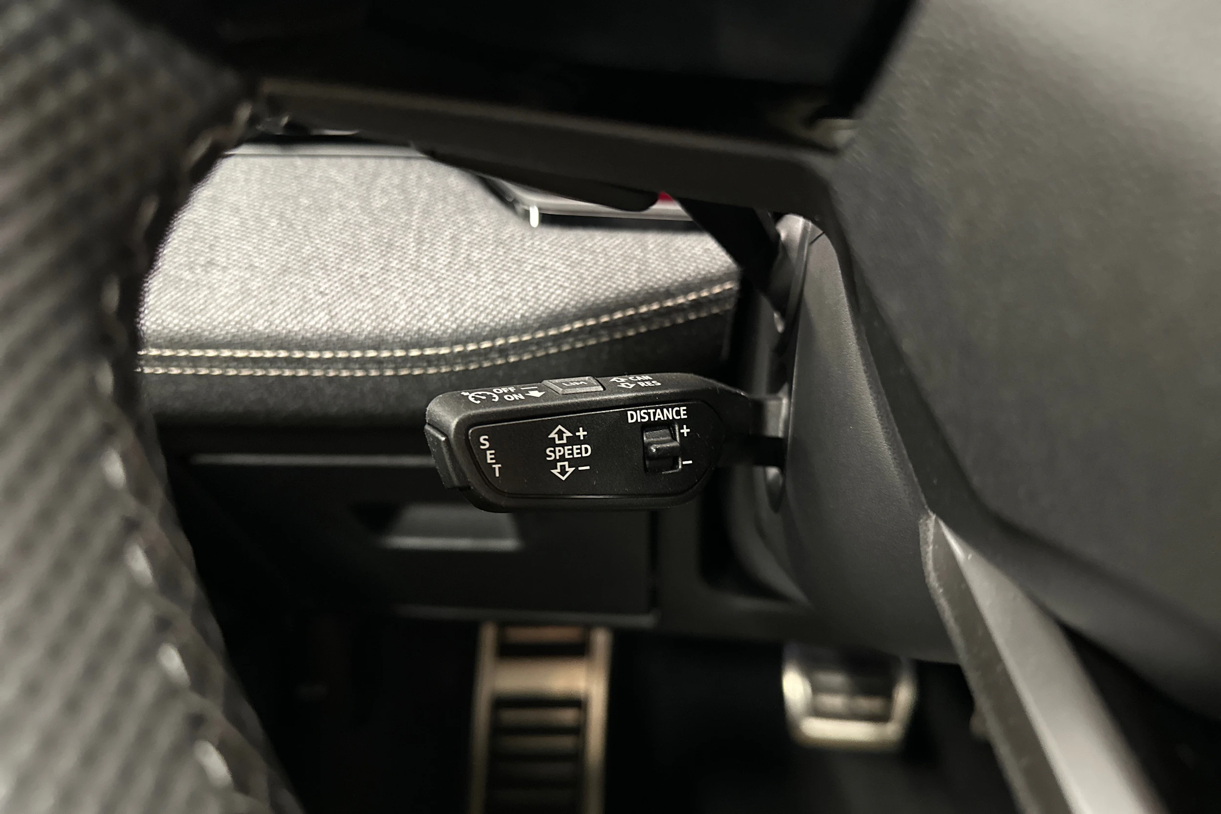 keltainen Audi A6 e-tron 2025 kuva 13.