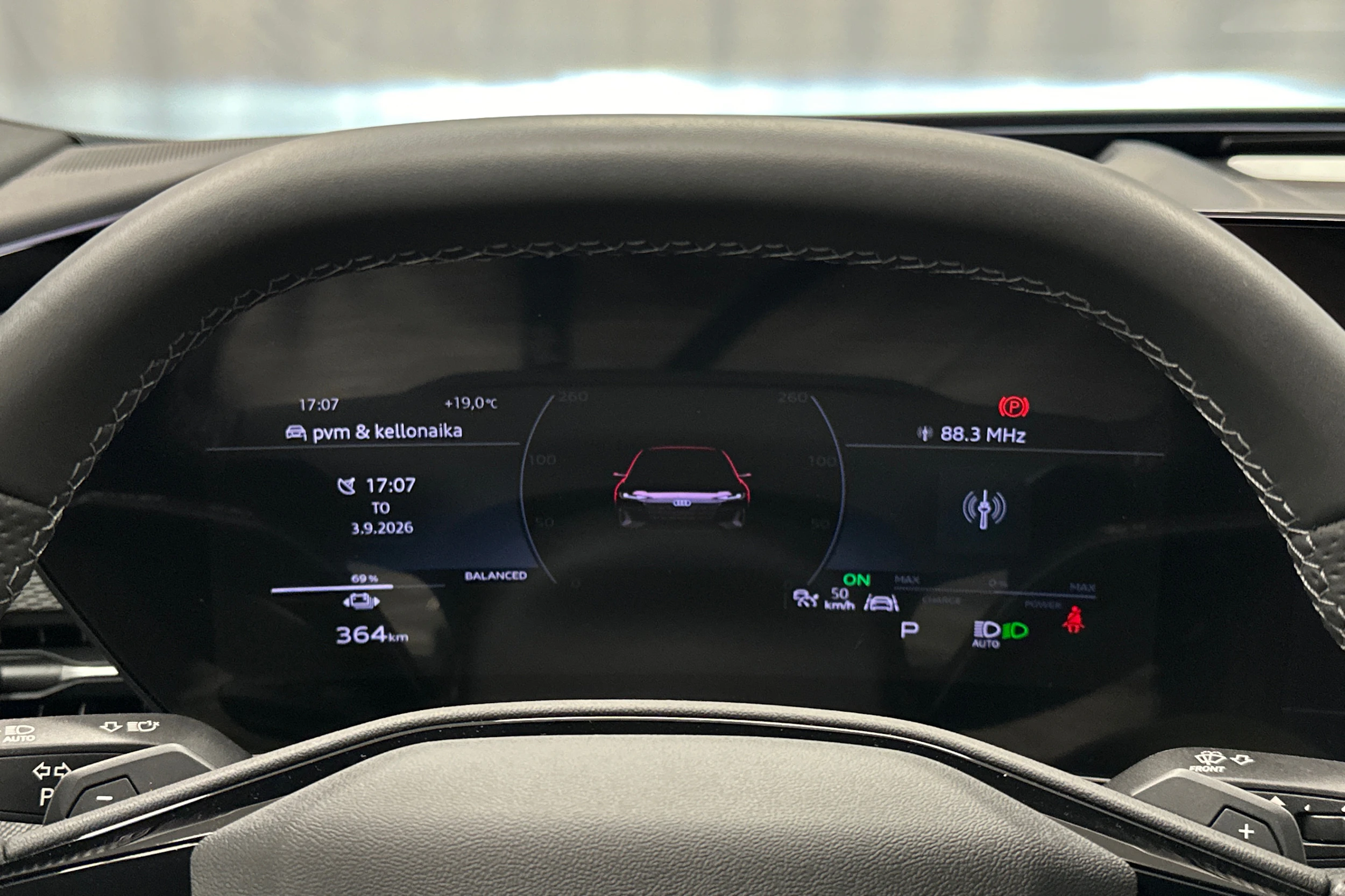 keltainen Audi A6 e-tron 2025 kuva 14.