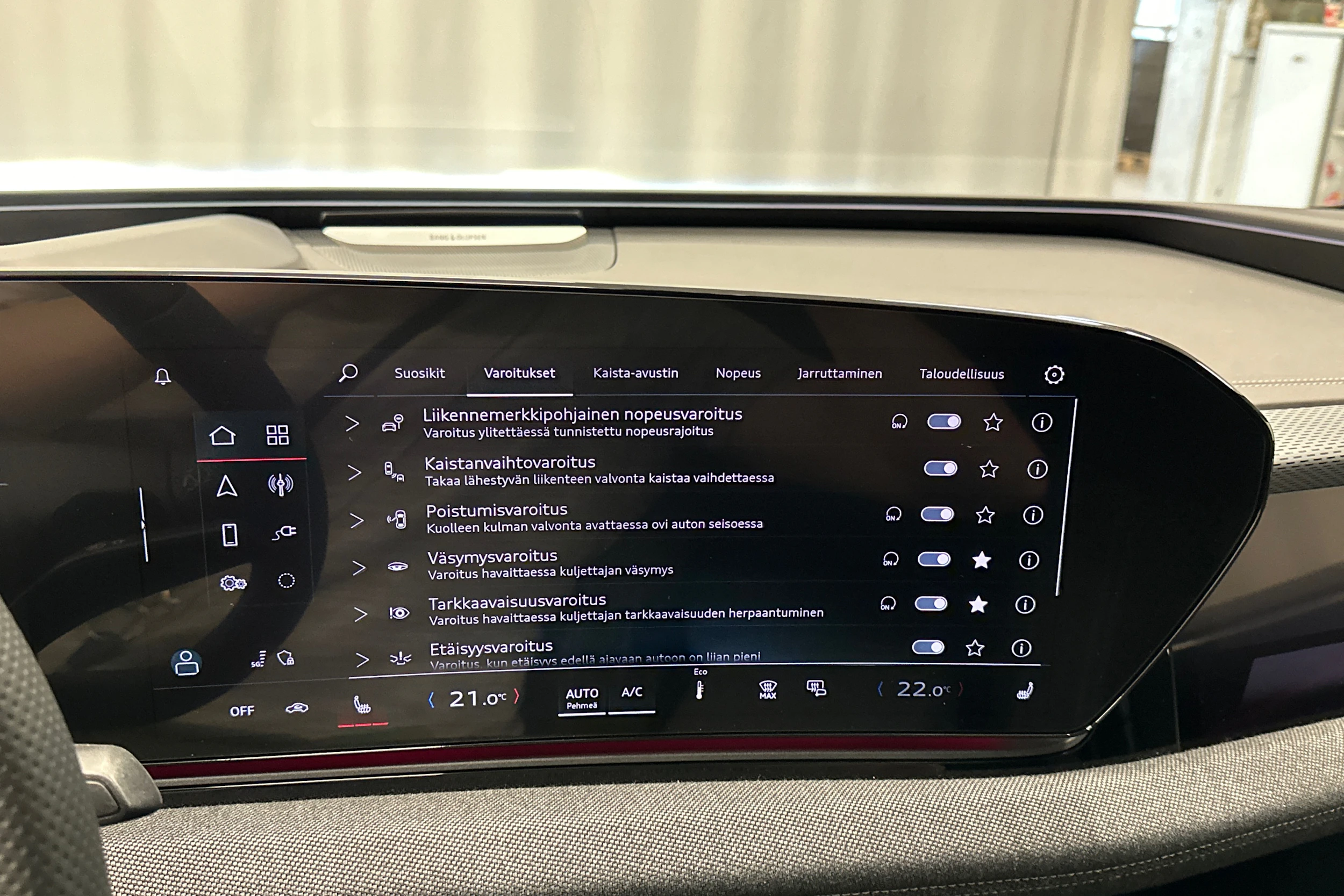 keltainen Audi A6 e-tron 2025 kuva 20.