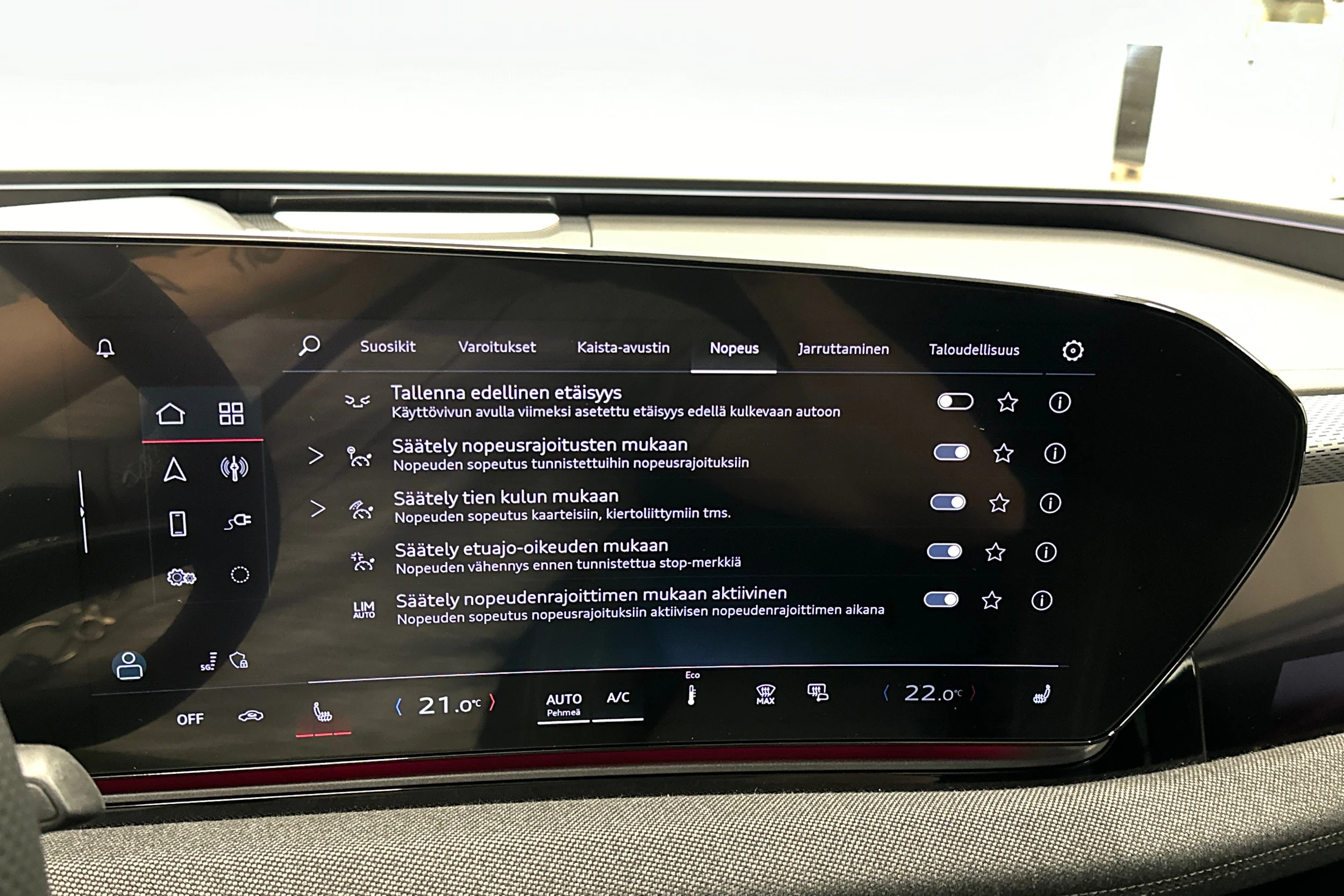 keltainen Audi A6 e-tron 2025 kuva 21.