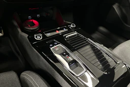 keltainen Audi A6 e-tron 2025 kuva 22.