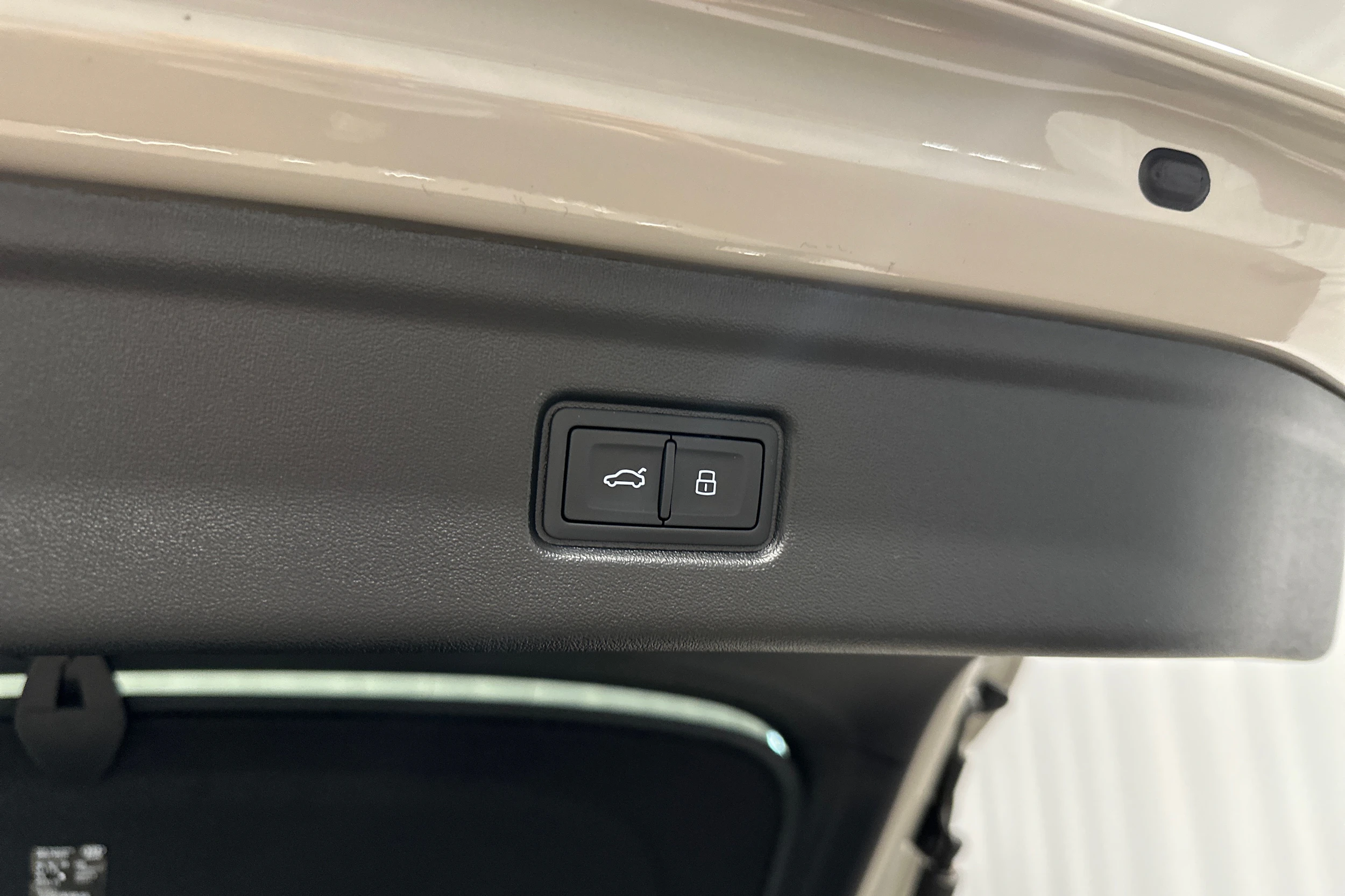 keltainen Audi A6 e-tron 2025 kuva 28.