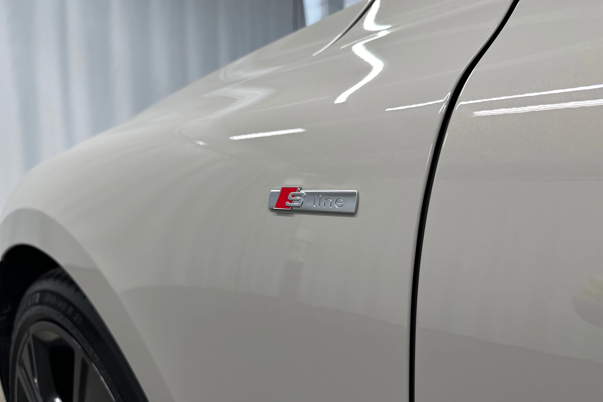 keltainen Audi A6 e-tron 2025 kuva 32.