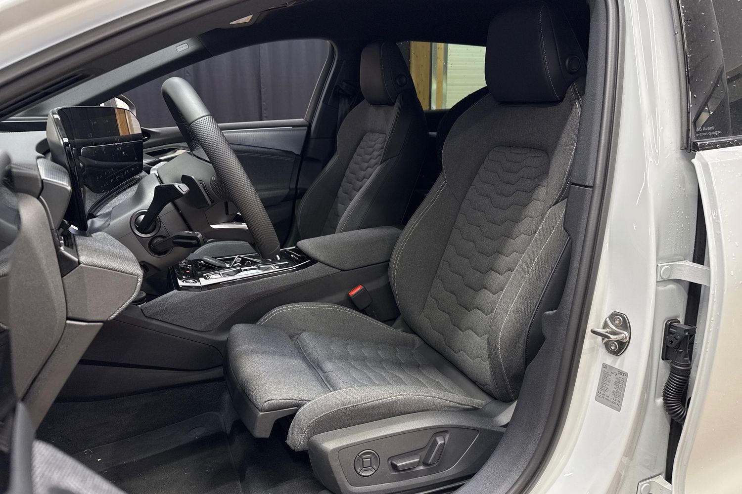 Audi A6 e-tron Avant quattro S line 2025, kuva 4/7