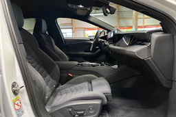 valkoinen Audi A6 e-tron 2025 kuva 11.